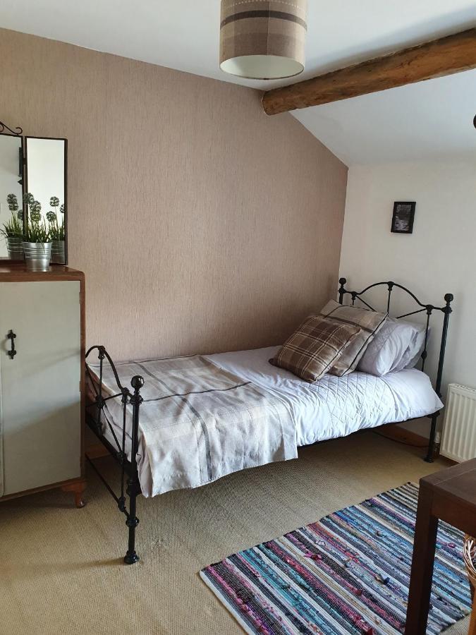 Wales' Highest Village - The Chartist Cottage - Trefil Tredegar Экстерьер фото